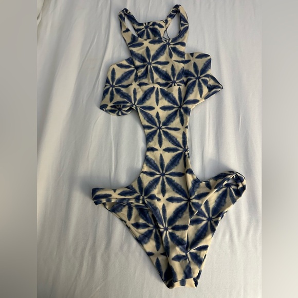 NWT STN FX Swim Osaka Monokini Stone Fox Bathing Suit Rare print - Picture 2 of 5